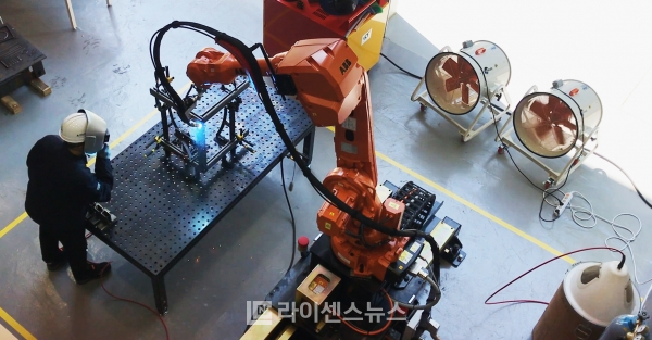 현대건설 산업용 로봇 (사진제공=현대건설)