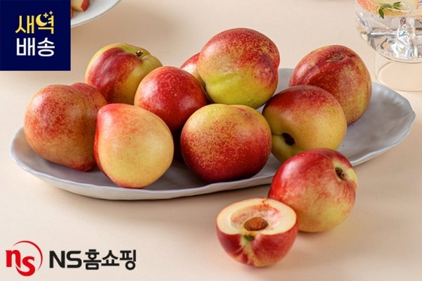 NS홈쇼핑 새벽배송 서비스를 통해 선보이는 신비복숭아 제품 이미지 [사진= NS홈쇼핑 제공]