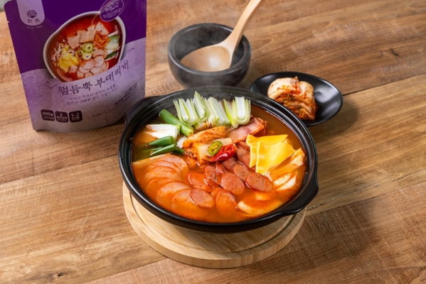 네가지 햄듬뿍 부대찌개 제품 이미지 [사진= 이연에프엔씨 제공]