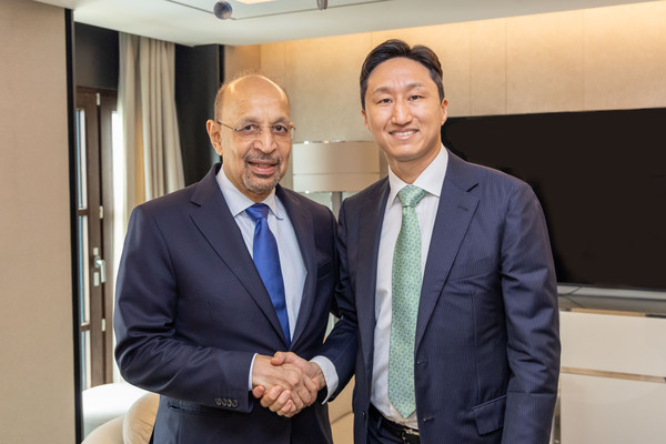 정기선 HD현대 수석부회장은 칼리드 알팔리 사우디 투자부장관을 만나 사업 협력을 논의했다. [사진=HD현대 제공]