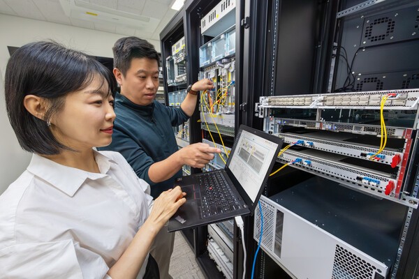 KT, AI 데이터센터 800Gbps 전용회선 출시...AI 인프라 경쟁 확대 - 뉴스 썸네일 이미지